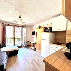 studio-praz-sur-arly.hotels-rhonealpes.com/